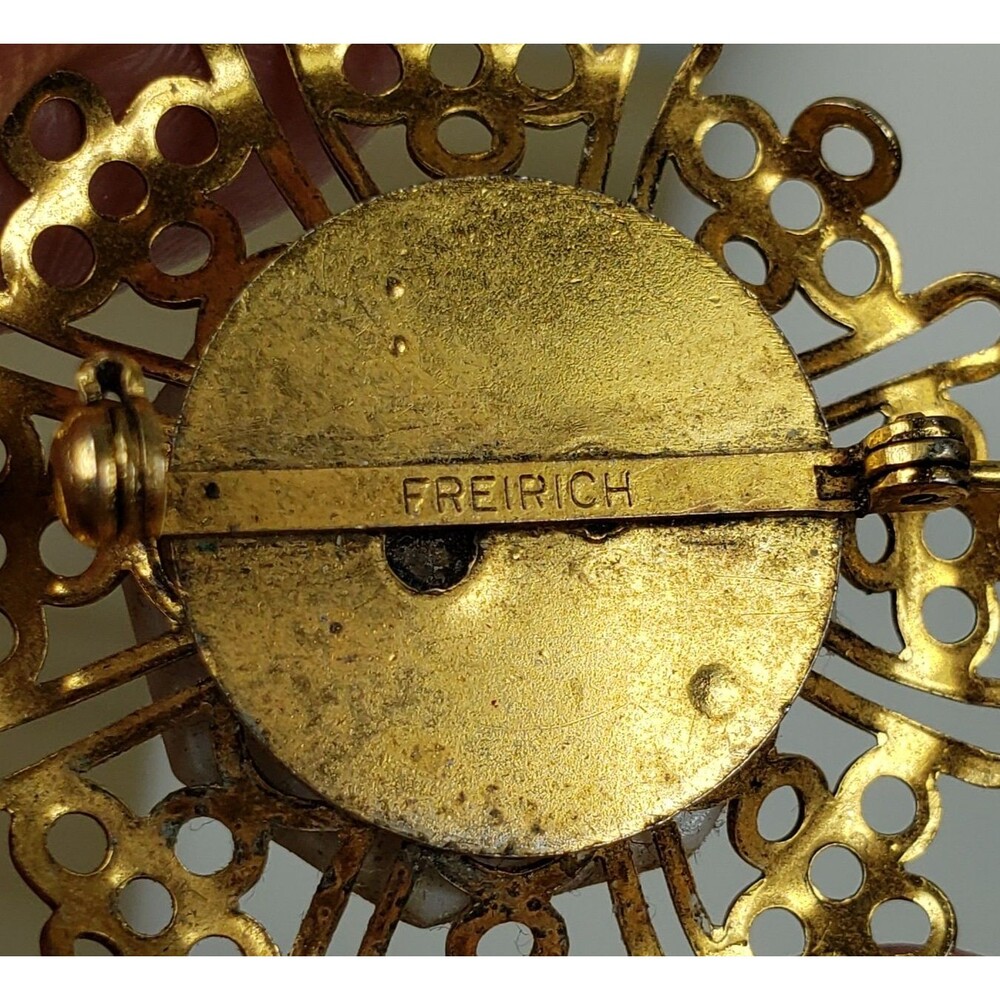 Vintage 1960's Signed Freirich White Cabochon Filigree Brooch Pin - Picture 14 of 15